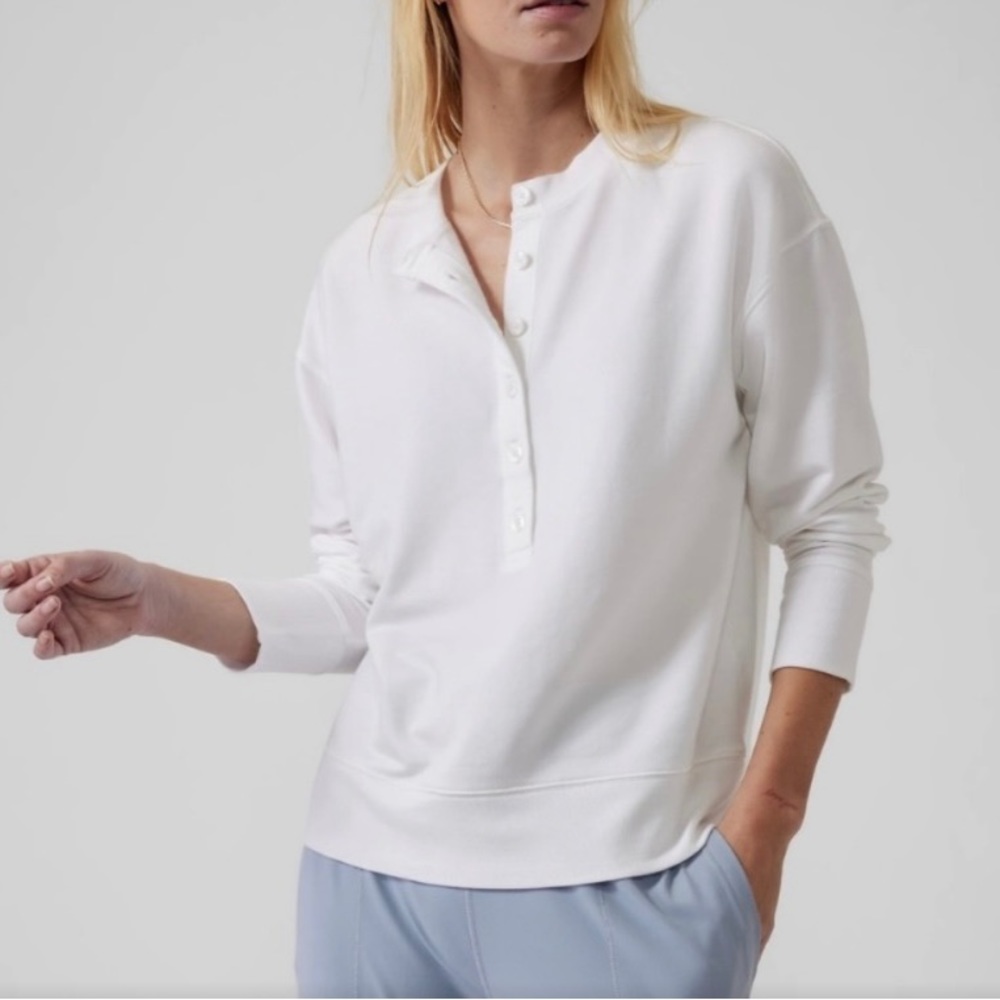 Athleta Balance Henley Sweatshirt White Sz Medium like new!